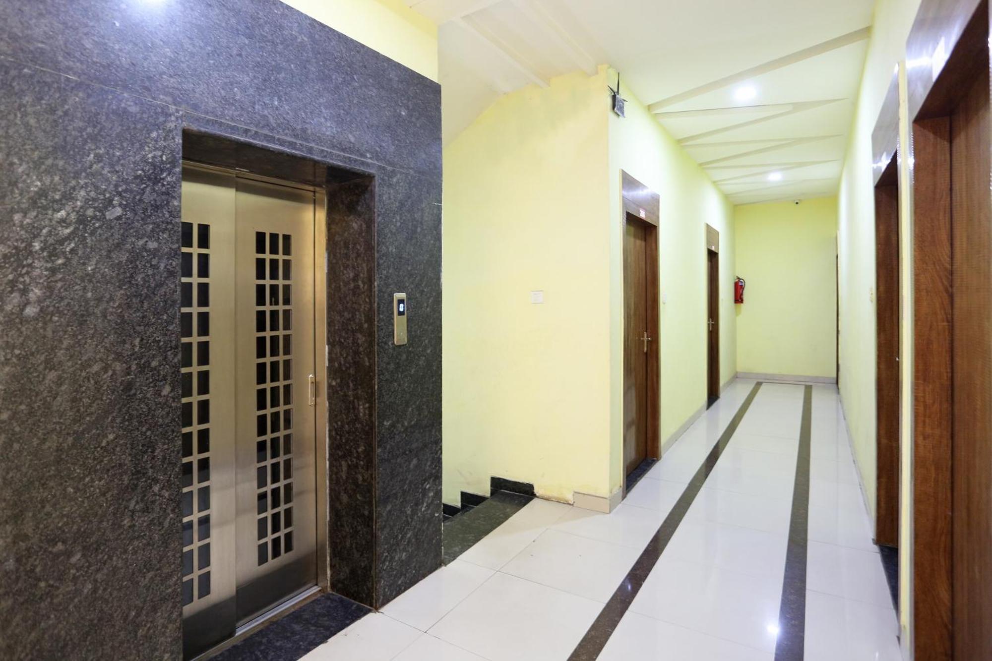 Collection O Hotel Pearl Raipur  Exterior photo