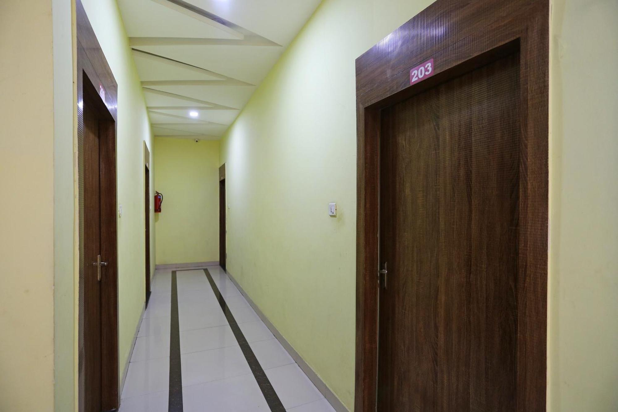 Collection O Hotel Pearl Raipur  Exterior photo